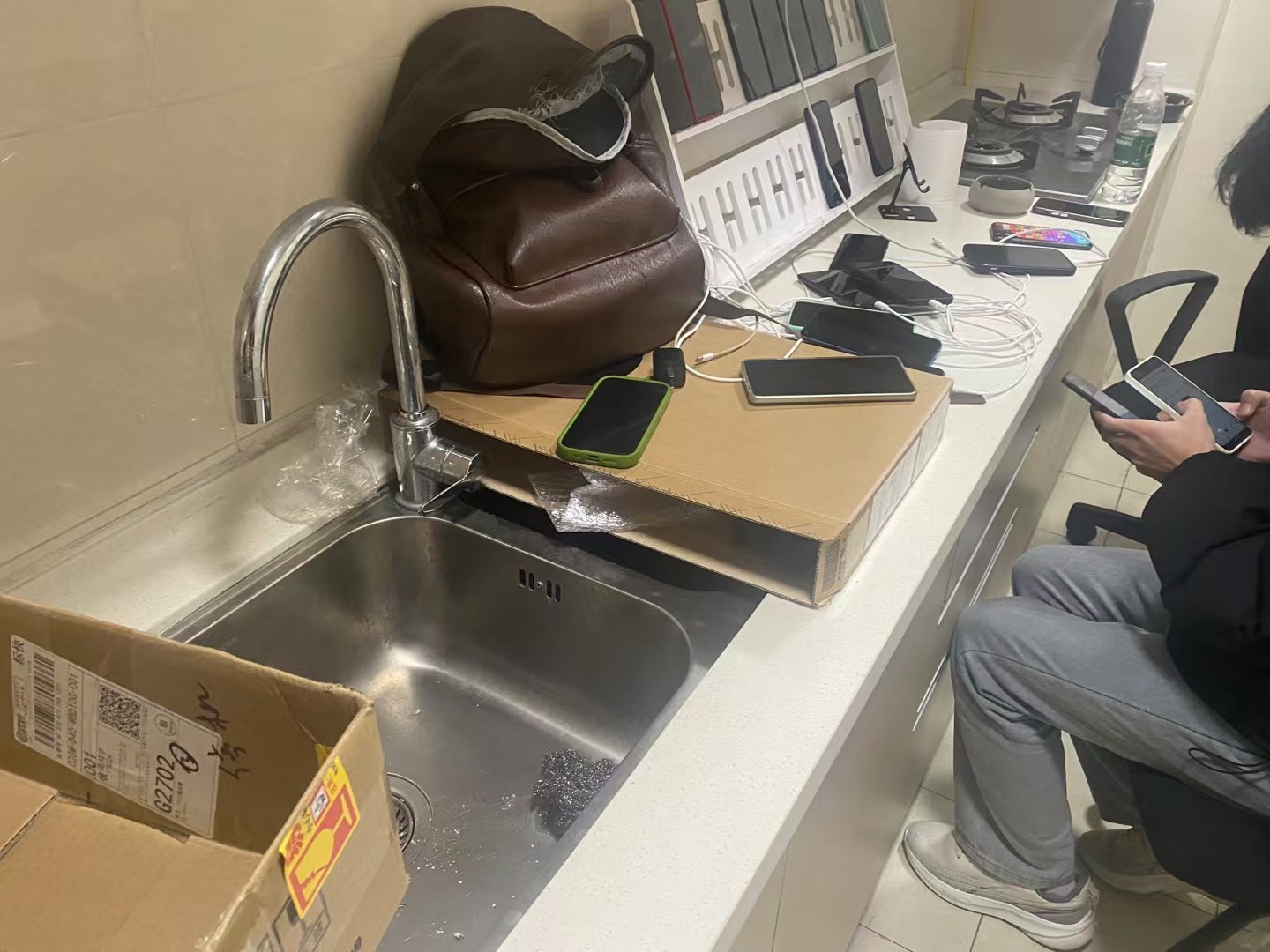 回想初期空间有限 厨房放设备